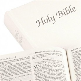 Bible en Anglais, petit modèle rigide blanche, tranche argent, version King James